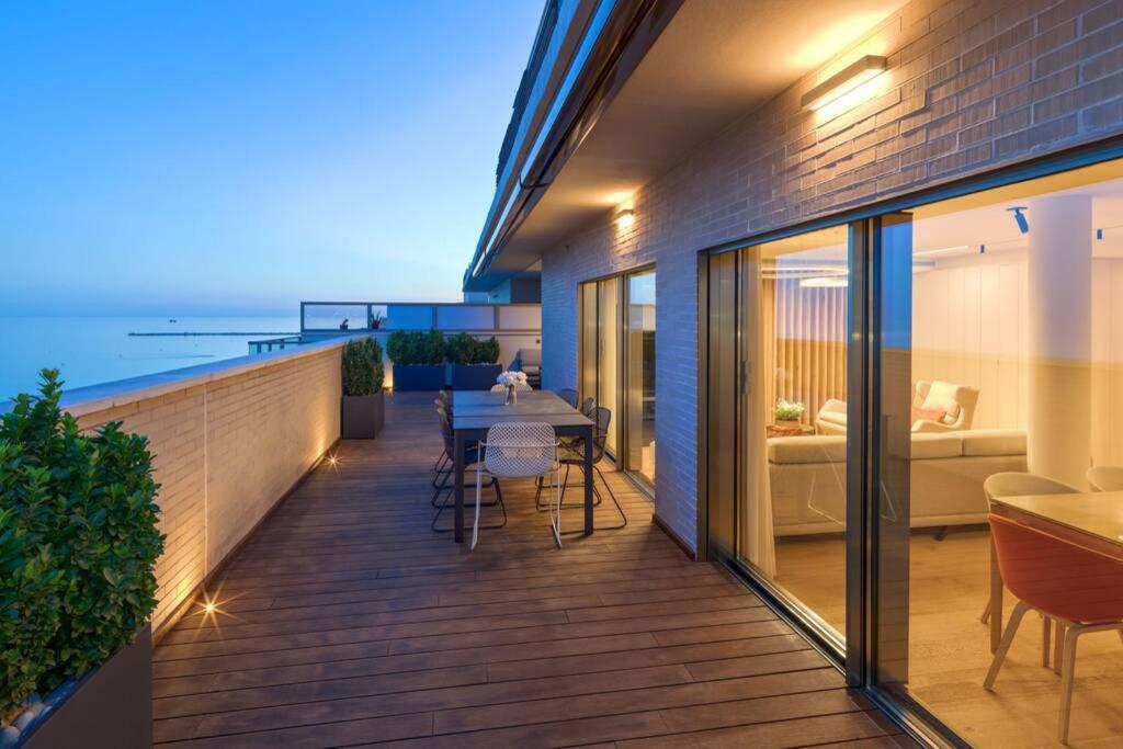 D&r Penthouse On The Beach Appartement
